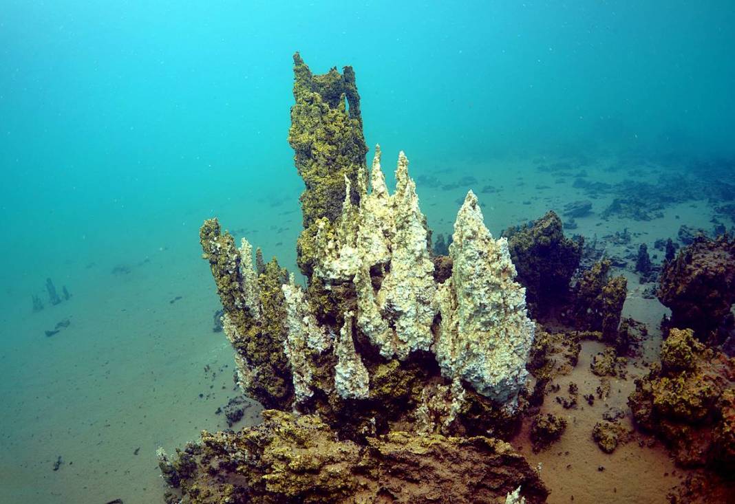 Gölde kale burcu ve duvar kalıntıları bulundu! Su altı turizmine katkı sağlayacak 4